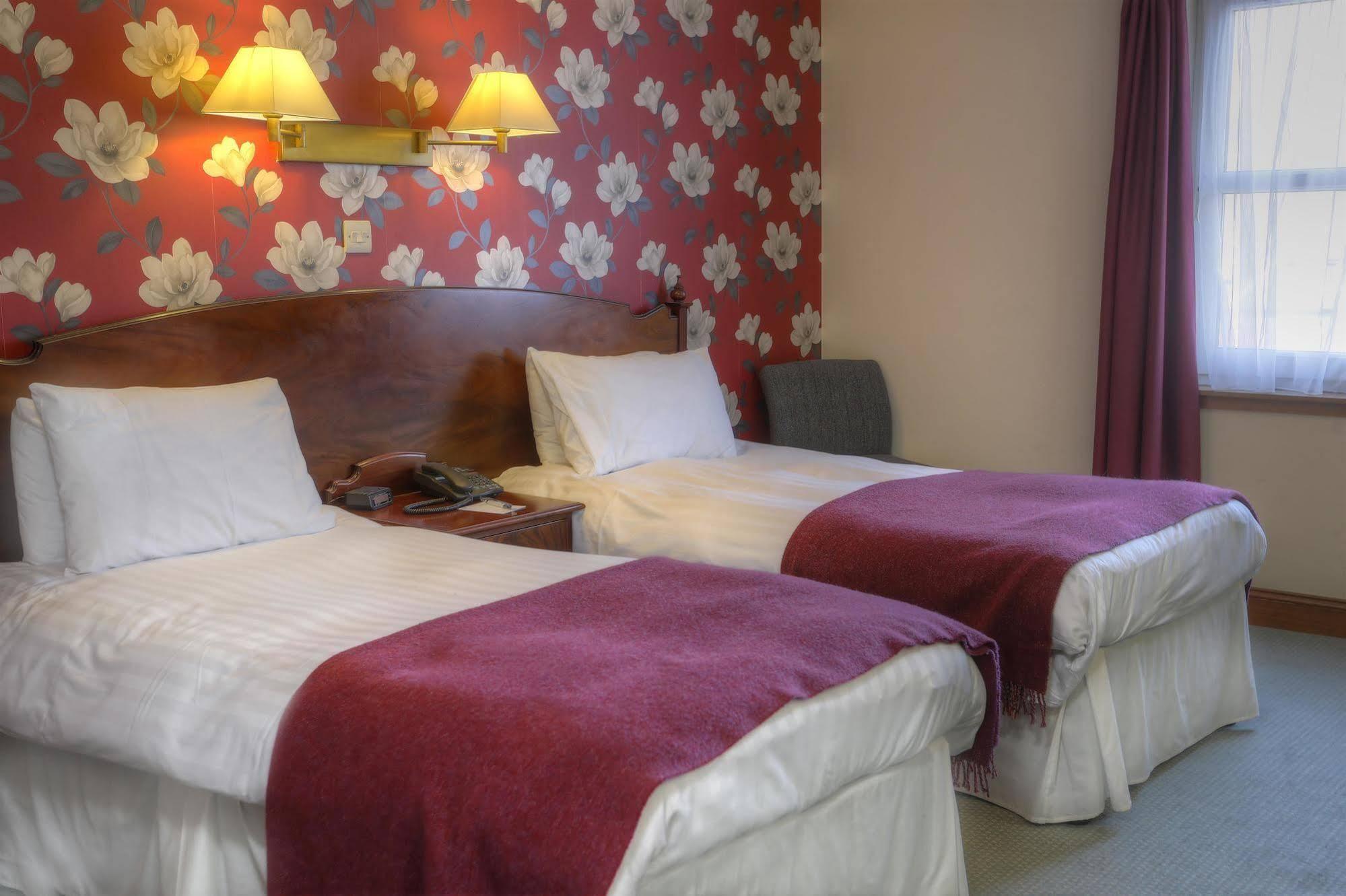 Best Western The Crianlarich Hotel Bagian luar foto
