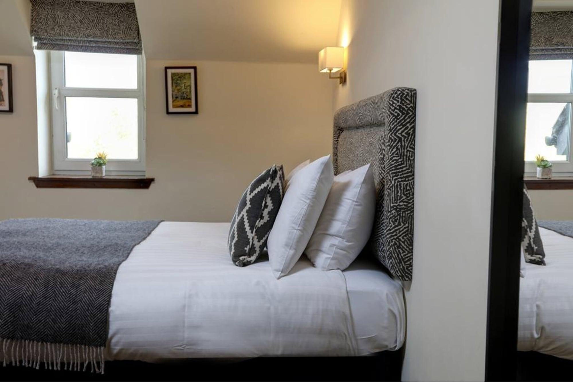 Best Western The Crianlarich Hotel Bagian luar foto